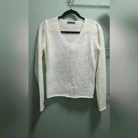 Brandy Melville Sweater - Picture 1 of 3